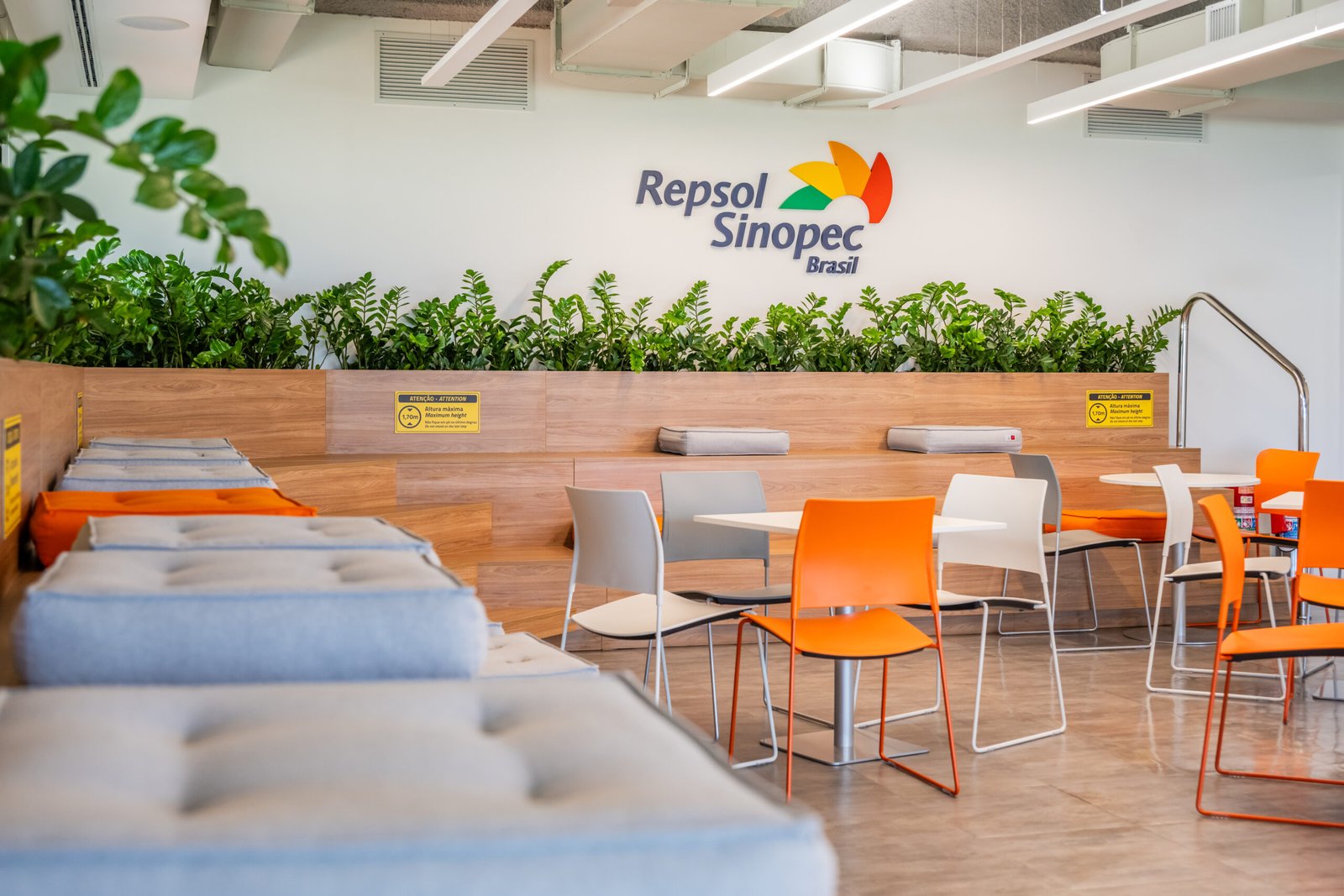 Escritório da Repsol no Rio de Janeiro, projeto de arquitetura corporativa da Proh