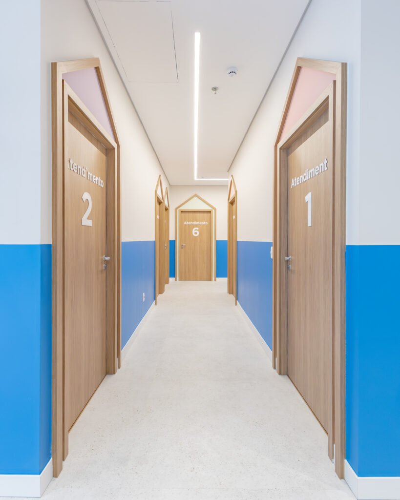 Care Plus Clinic + Mindplace Kids — projeto de arquitetura da Proh em SãO Paulo . Pinheiros, ambiente 9