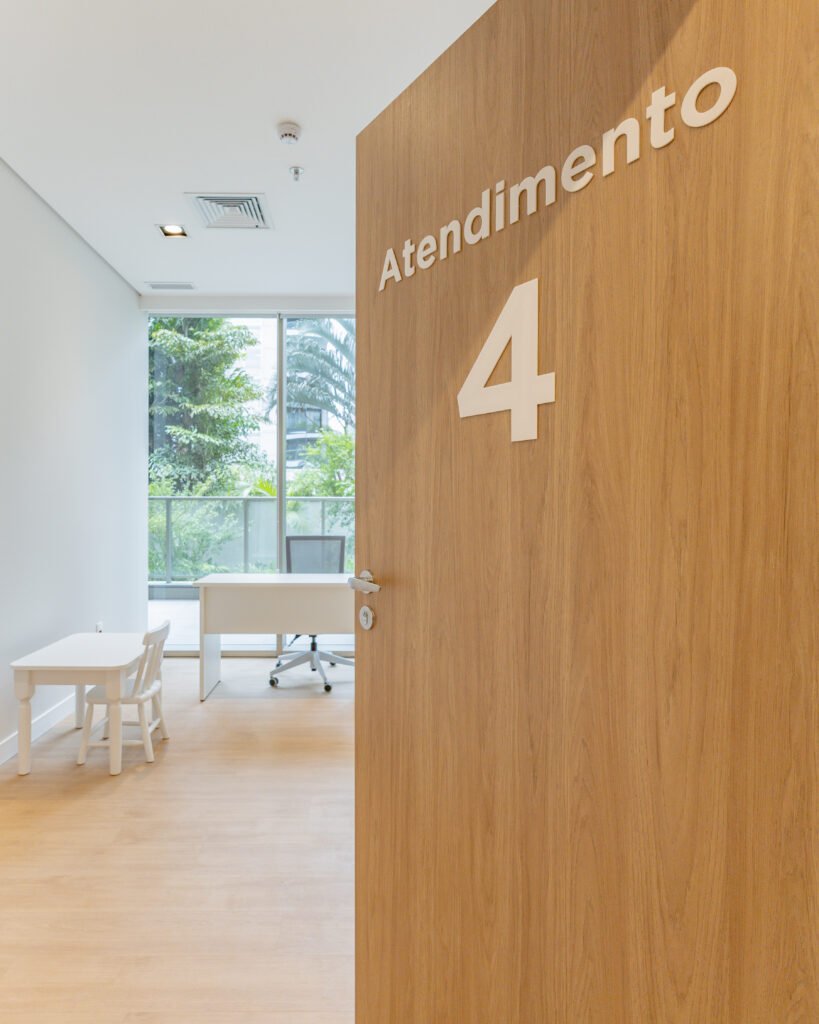 Care Plus Clinic + Mindplace Kids — projeto de arquitetura da Proh em SãO Paulo . Pinheiros, ambiente 10