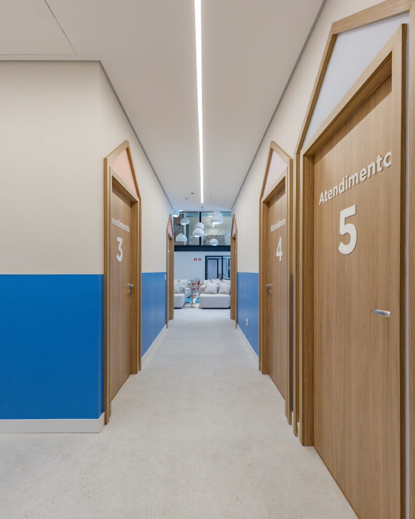 Care Plus Clinic + Mindplace Kids — projeto de arquitetura da Proh em SãO Paulo . Pinheiros, ambiente 11